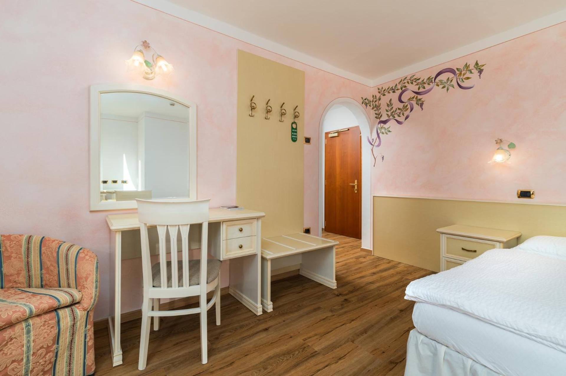 Hotel Opinione Dimora Storica San Lorenzo Dorsino Luaran gambar